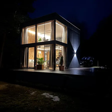 - Mirrored Forest Retreat *