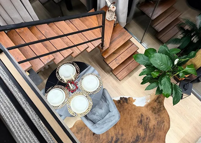 Ferienhaus - Mirrored Forest Retreat